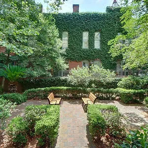 Apartment Charm On Liberty, Savannah