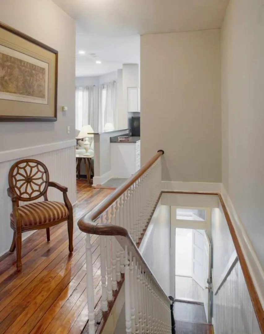 414B Waldburg St - 2 Bedroom Oasis Near Forsyth Park Savannah